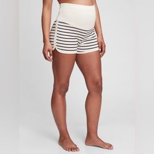GAP Maternity dolphin short